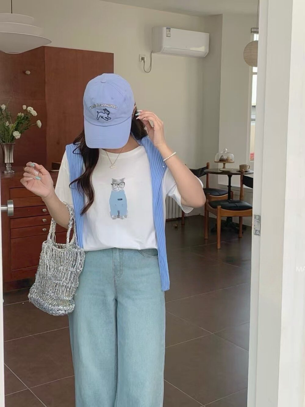 藍衣眼鏡貓咪T