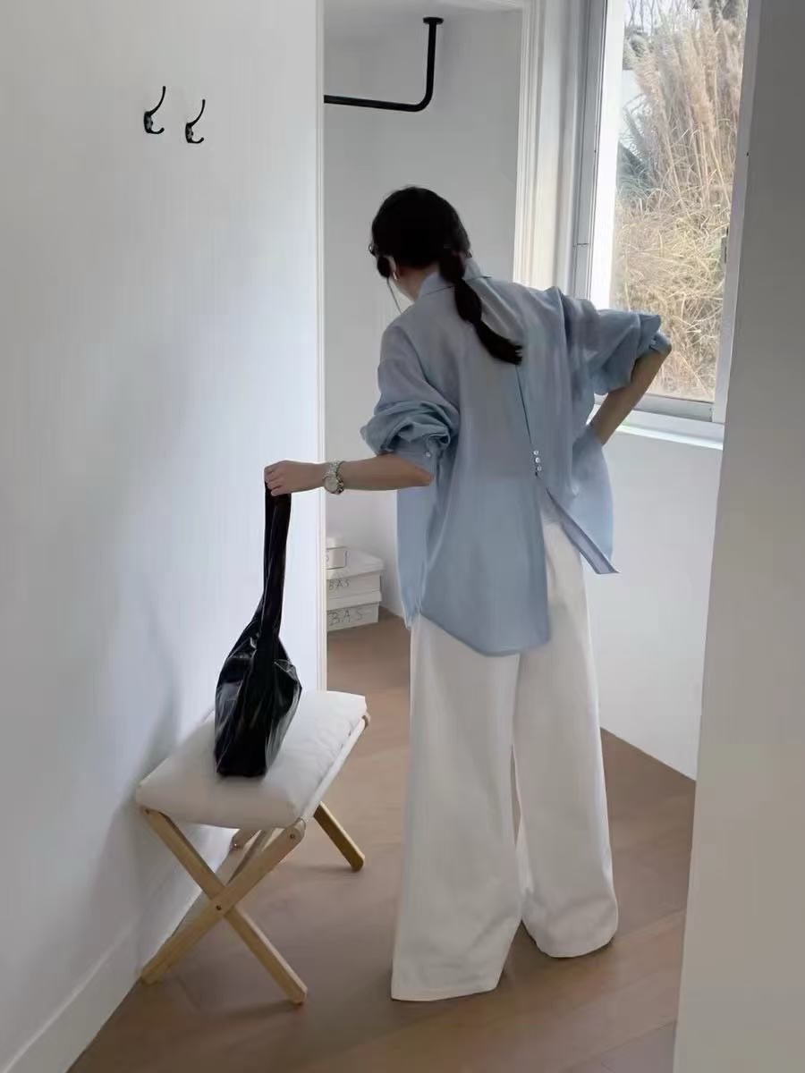 後開衩貝殼鈕薄襯衫