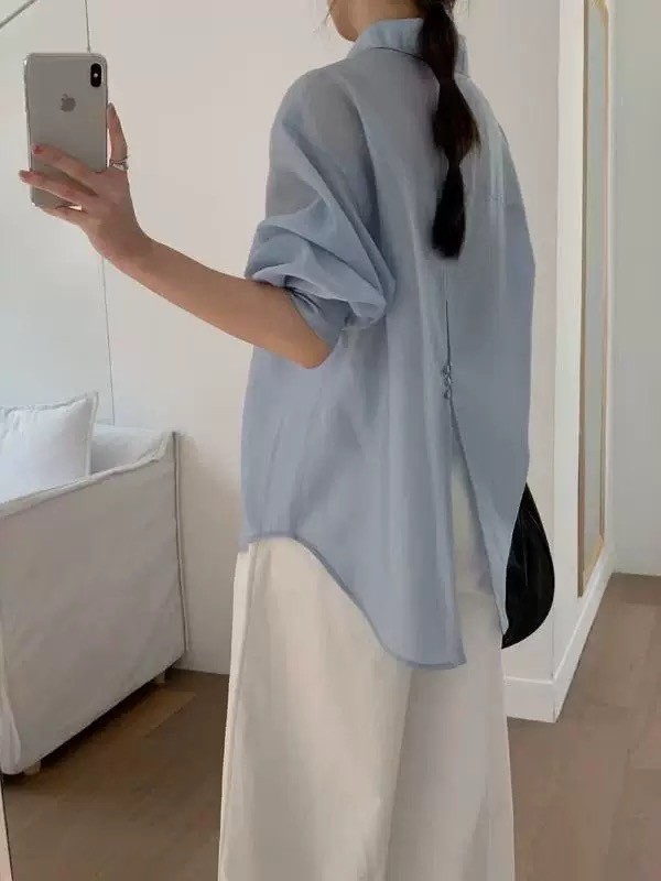後開衩貝殼鈕薄襯衫