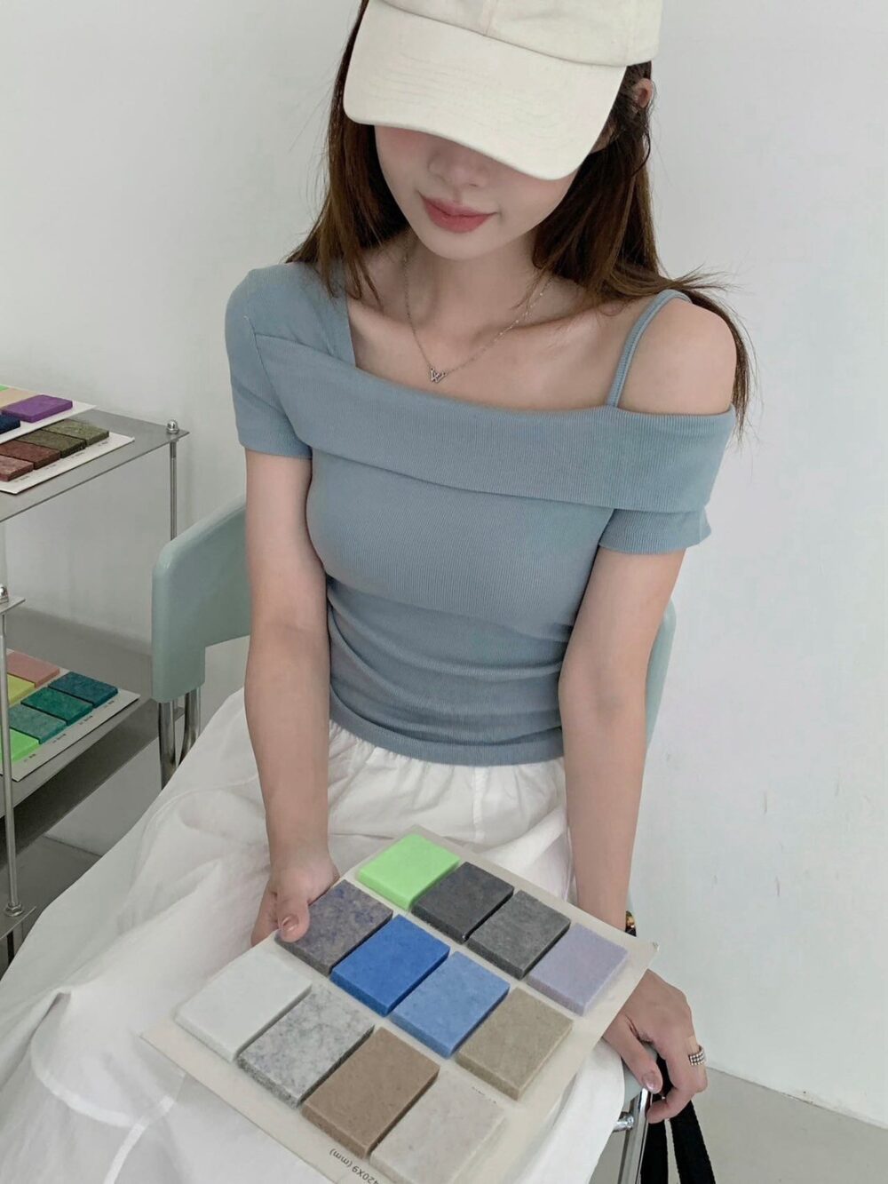 造型肩帶上衣