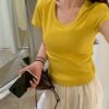 自帶腰身小露背素T