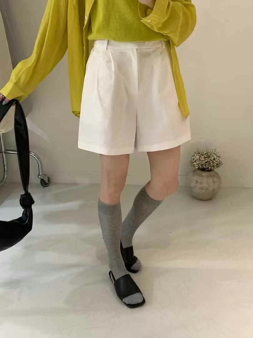 側釦棉麻短褲